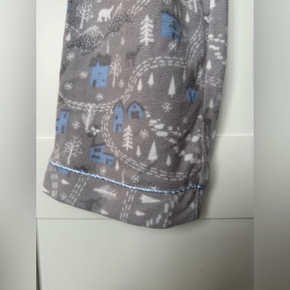 Holiday Patterned Pajamas Set - Picture 7 of 9